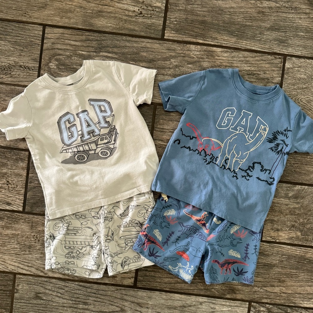 GAP Kids Graphic T-Shirts and Shorts Set baby toddler dinosaur dump truck